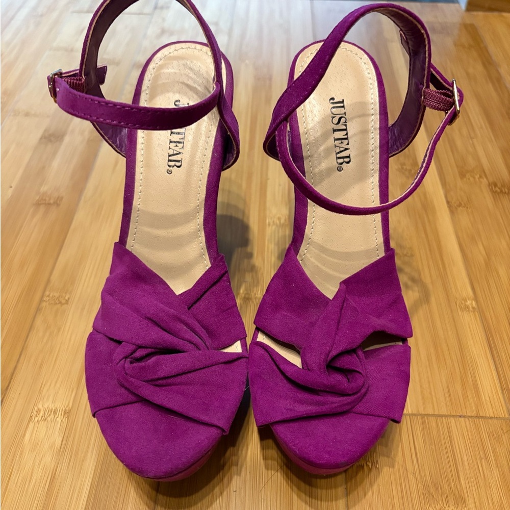 JustFab Women's Fuchsia Wedges